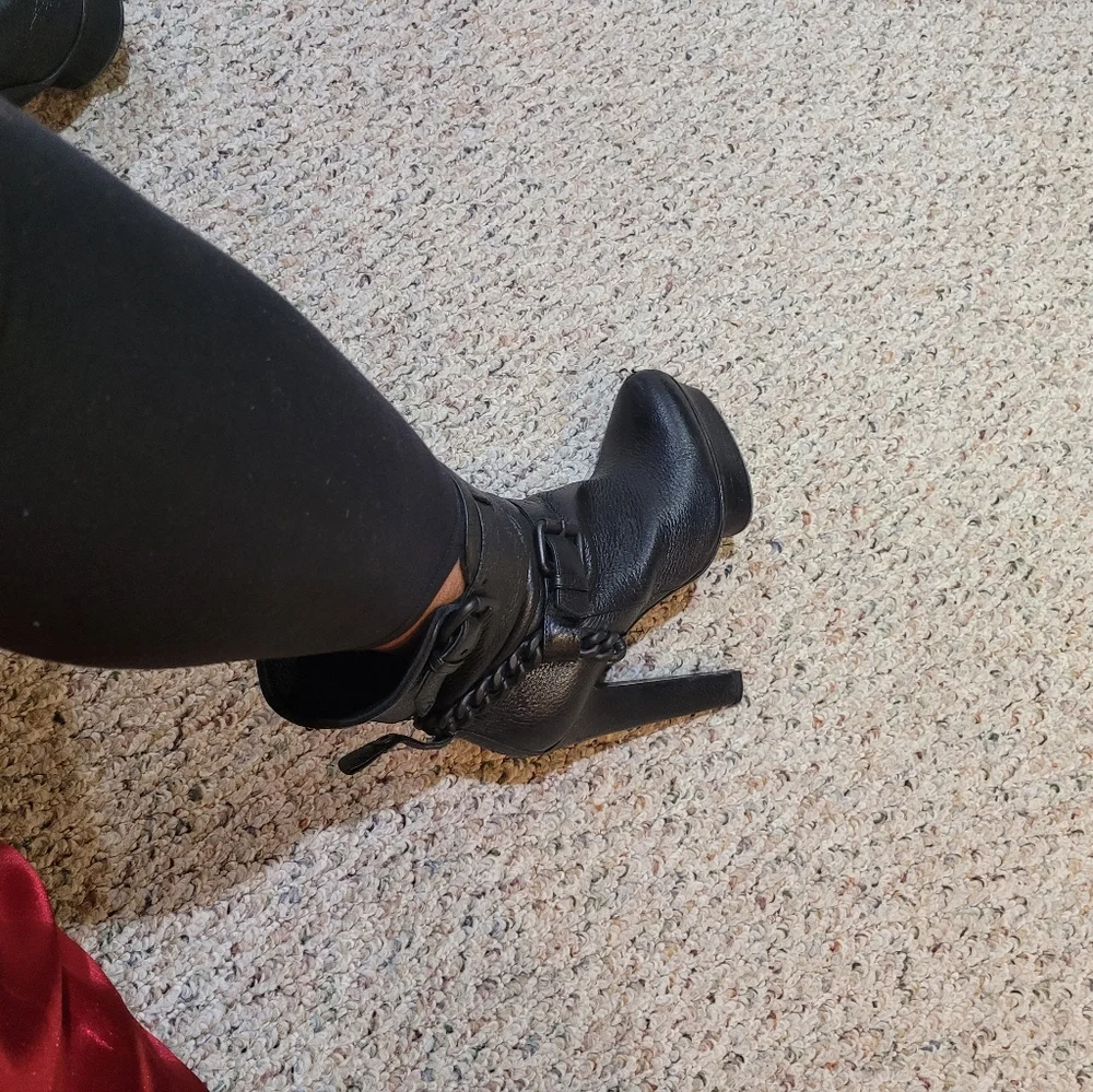 booties - Picture 6 of 10